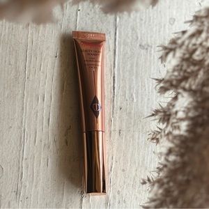 spotlight Charlotte Tilbury Beauty Highlighter Wand